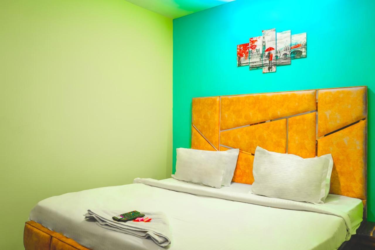 Hotel Roomshala 062 Ms Residency-azadpur Metro Station New Delhi
